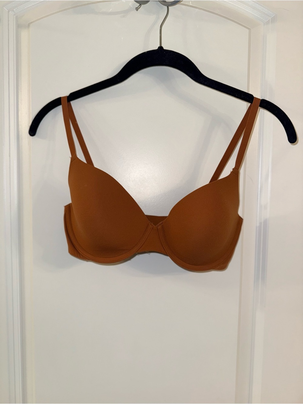 Skims Women’s T-shirt Bra in Brown (32D)